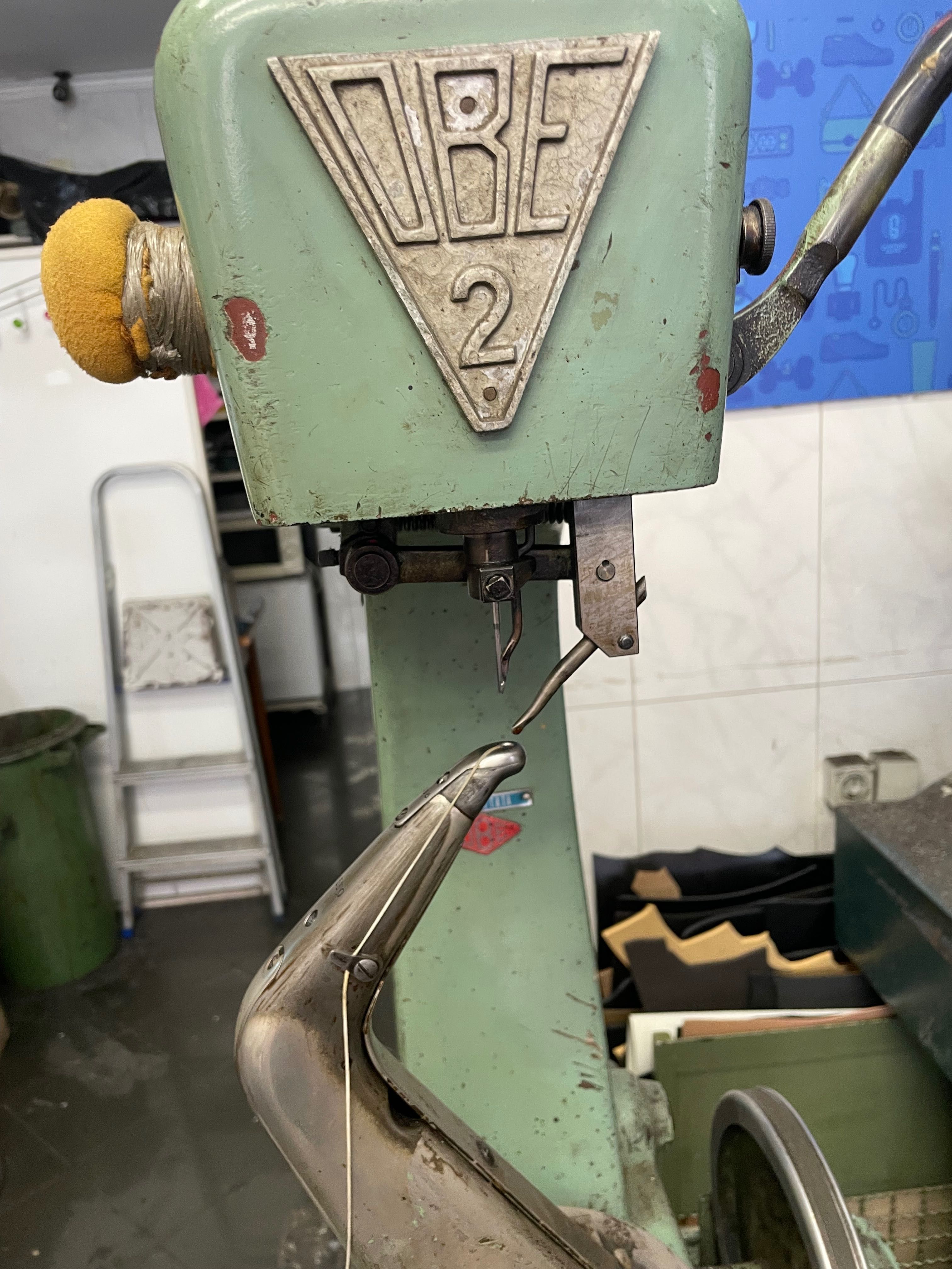 Máquina cozer solas