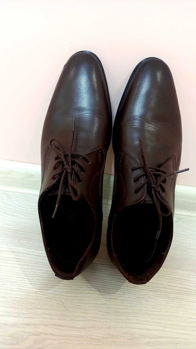 НОВІ Чоловічі туфлі з натуральної шкіри коричневого кольору