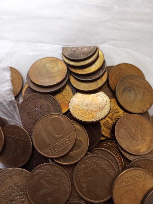 Różne lata złotych monet