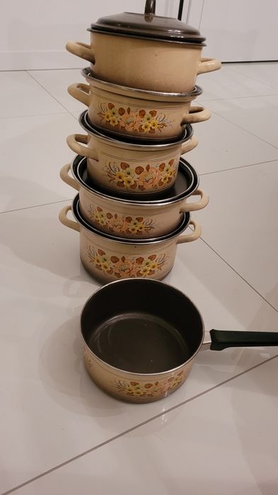 Garnki prlu emaliowane