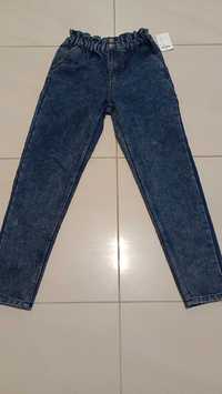 Nowe dziewczęce jeansy 152