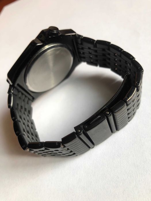 Годинник  BINBOND