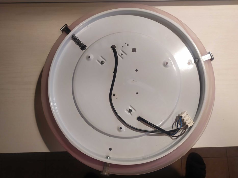 Plafon o średnicy 40 cm