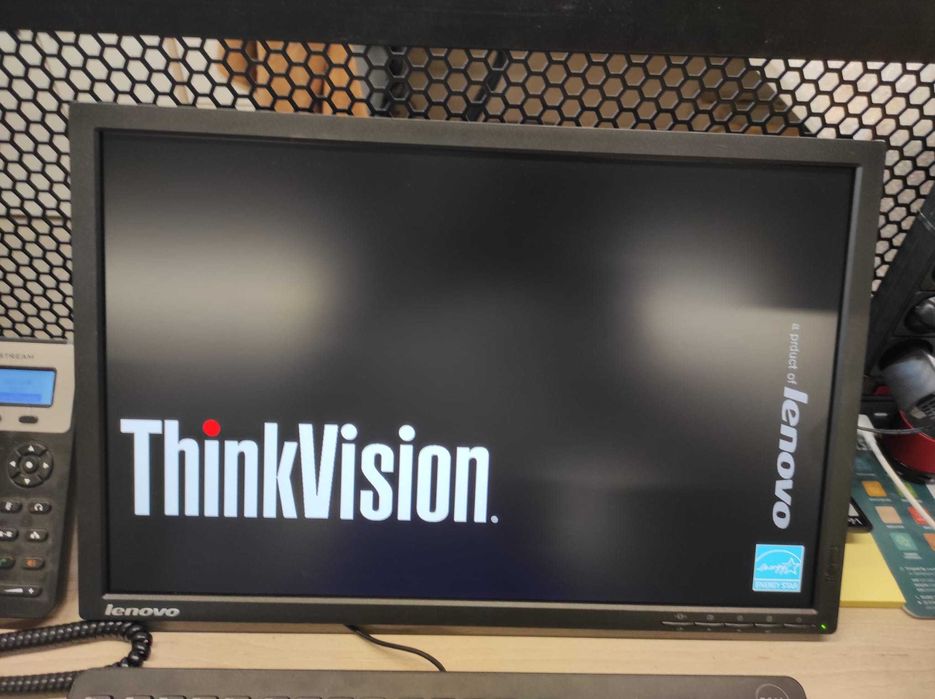 6 x Monitor, Samsung S23C650D, ASUS VP228 , Lenovo T2254p