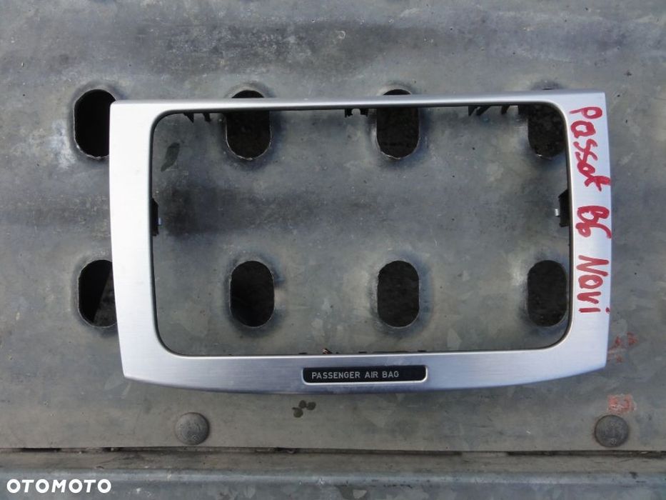 RAMKA RADIA NAWIGACJI PASSAT B6