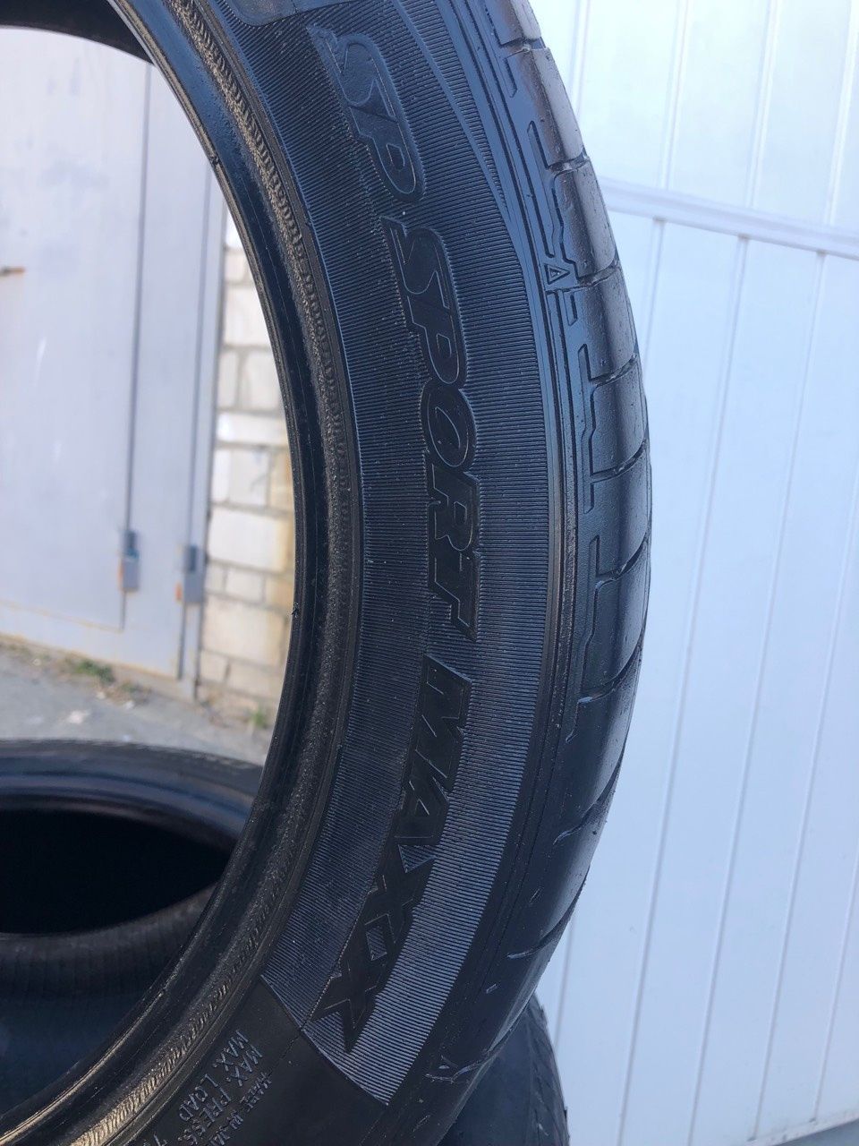 Одно колесо 245/45 R19 Dunlop SP SPORT MAXX