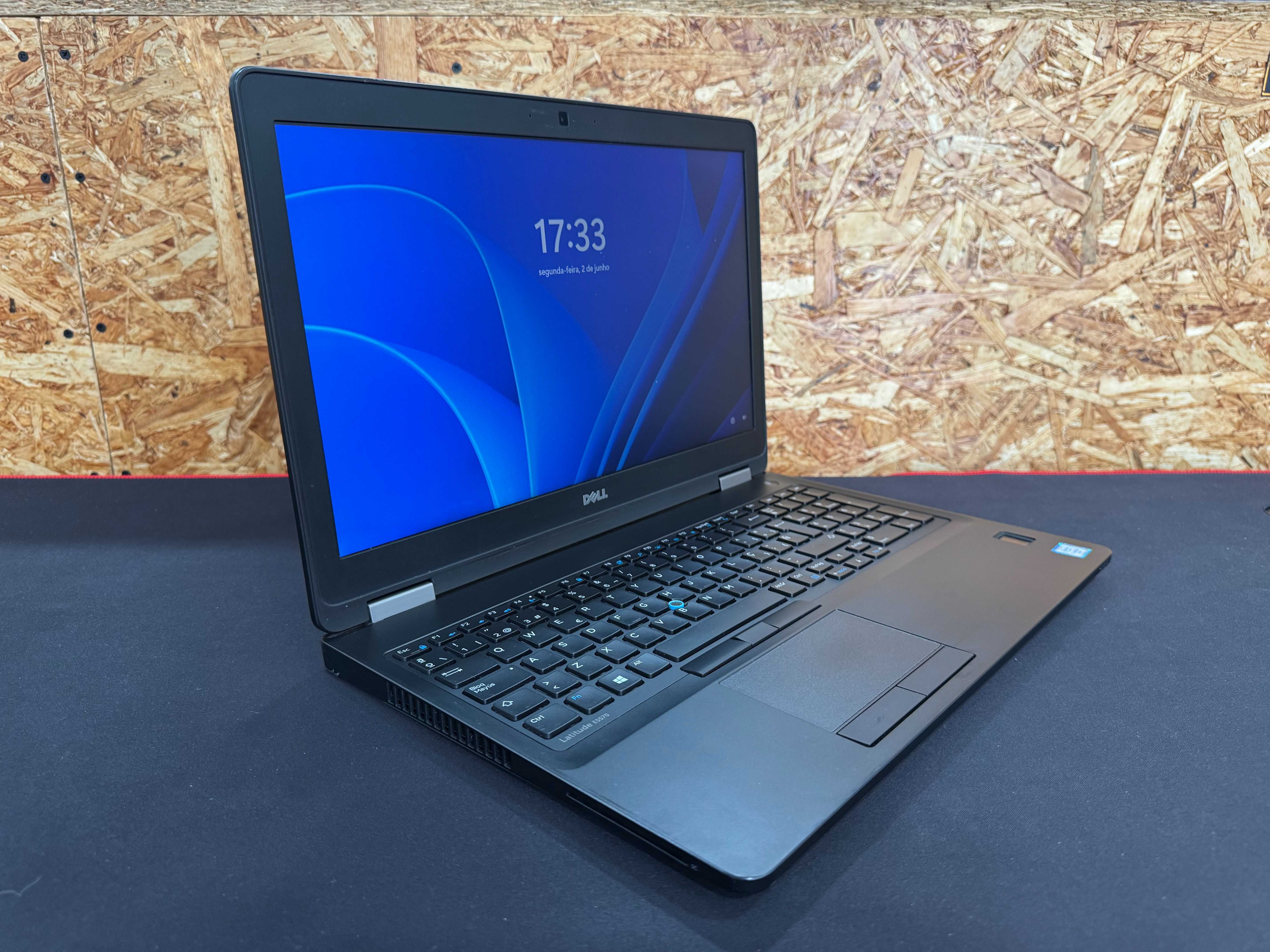 Dell Latitude E5570  i5-6300U / 8 Gb Ram / 240 SSD Recondicionado