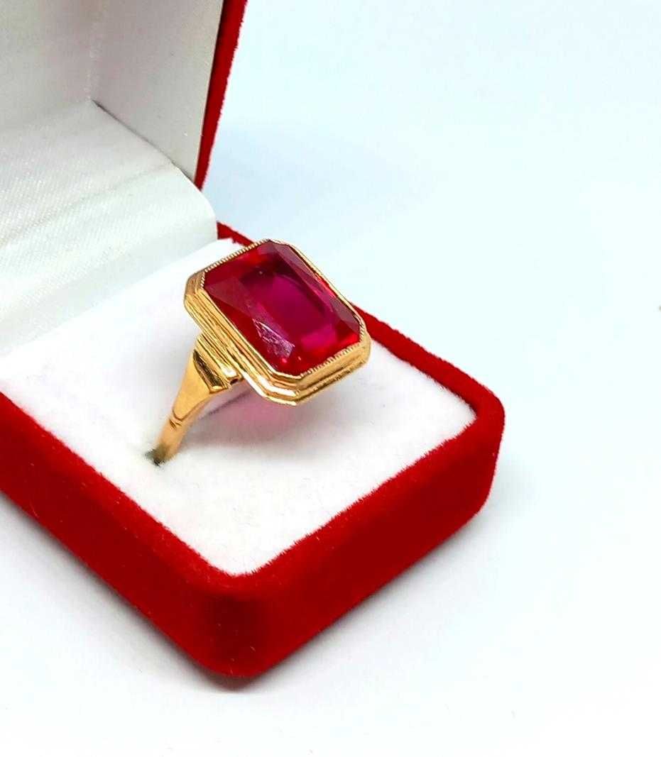 złoty pierścionek vintage z rubinem Pr.583 W:5,83gr R.19,