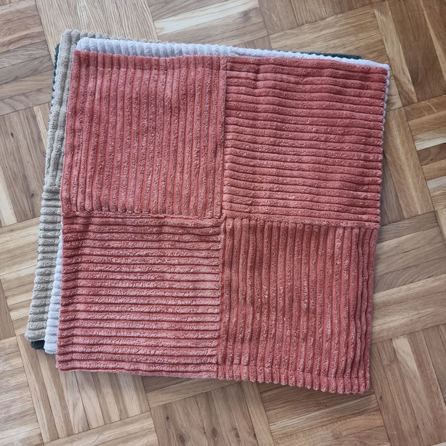 Zestaw 4 poszewek na poduszki 40x40 cm miarki miulee Paski