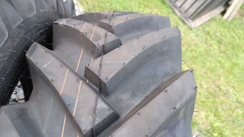 Opony nowe 11.5-80-15.3 BKT 14PR