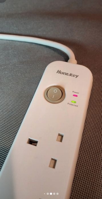 Przedłużacz 3x USB  3x gniazda UK z włącznikiem - bialy