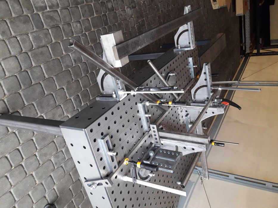 Stół spawalniczy  2400x1200x12 system16 dodatkowy otwór