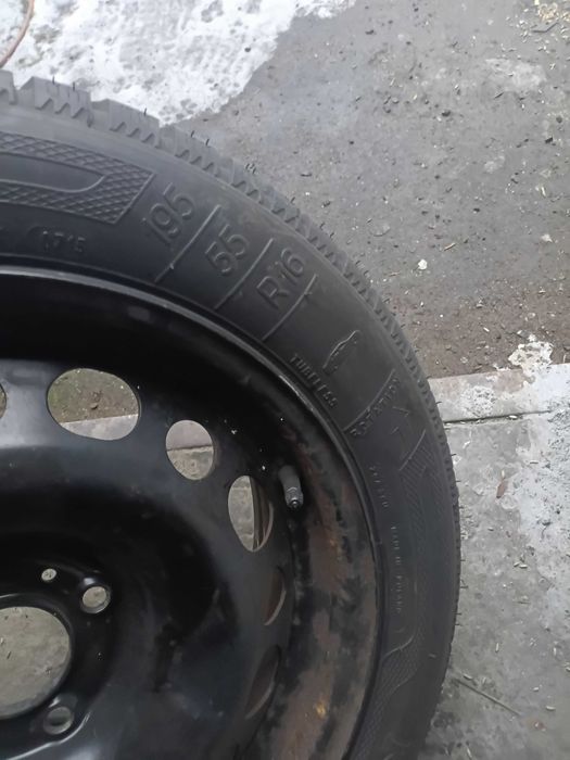 Sprzedam opony z felgami dwa rodzaje