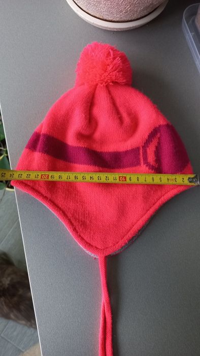 Шапка на дівчинку до 7 років