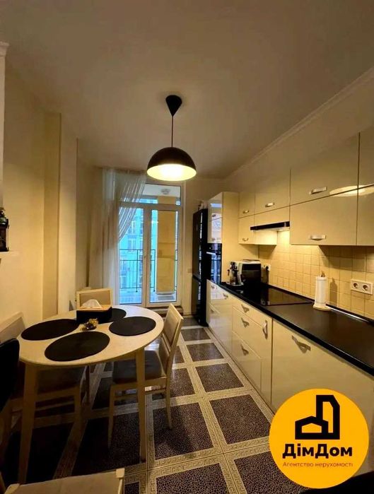 Продаж 2к квартири Комфорт Таун, вулиця Регенераторна 4