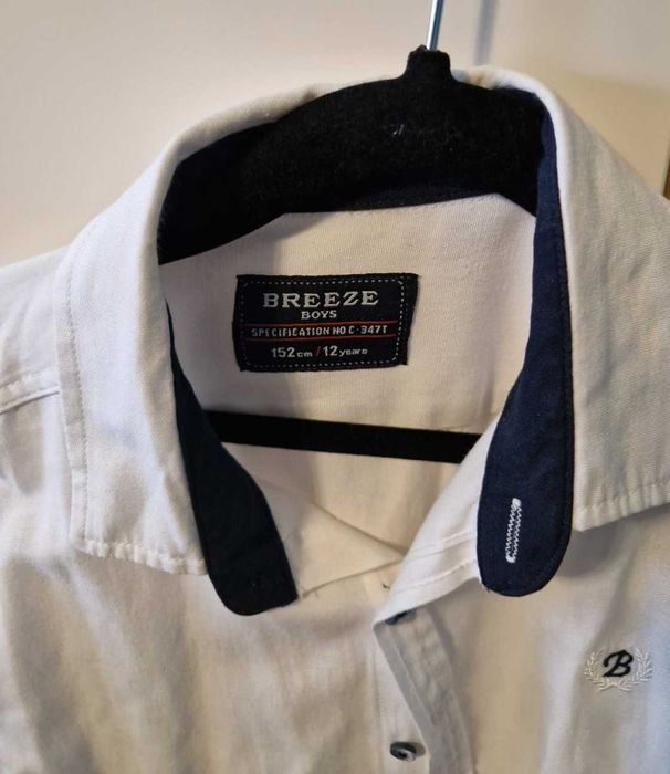 Koszula chłopięca biała z granatowymi wstawkami 152