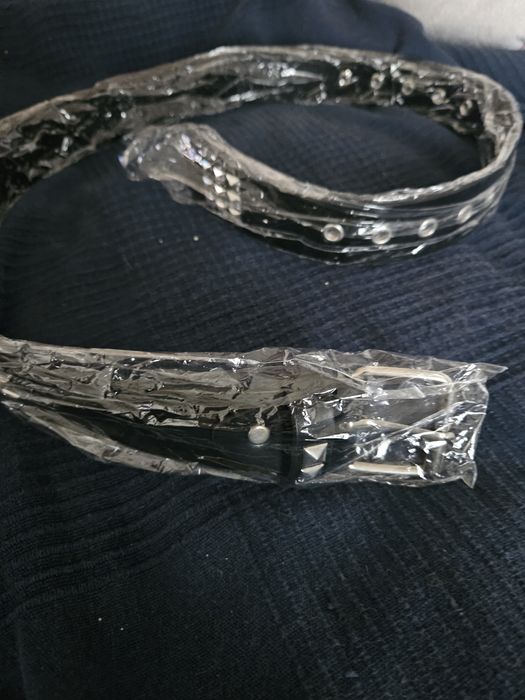 Roupa de mulher e cinto