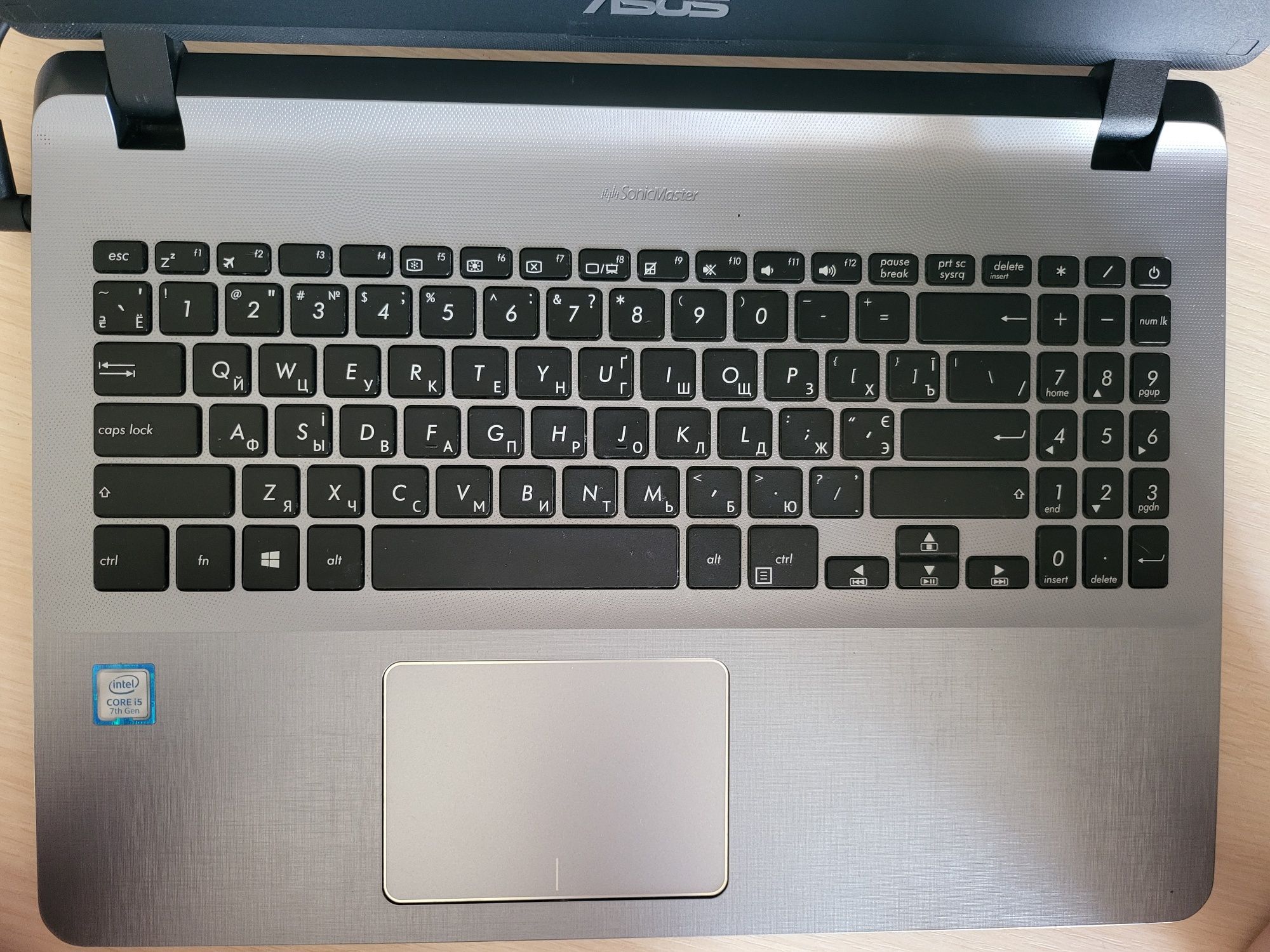 Продам Asus  x507u i5-7200u/RAM 8gb(DDR4)/15.6 FullHD/SSD 256