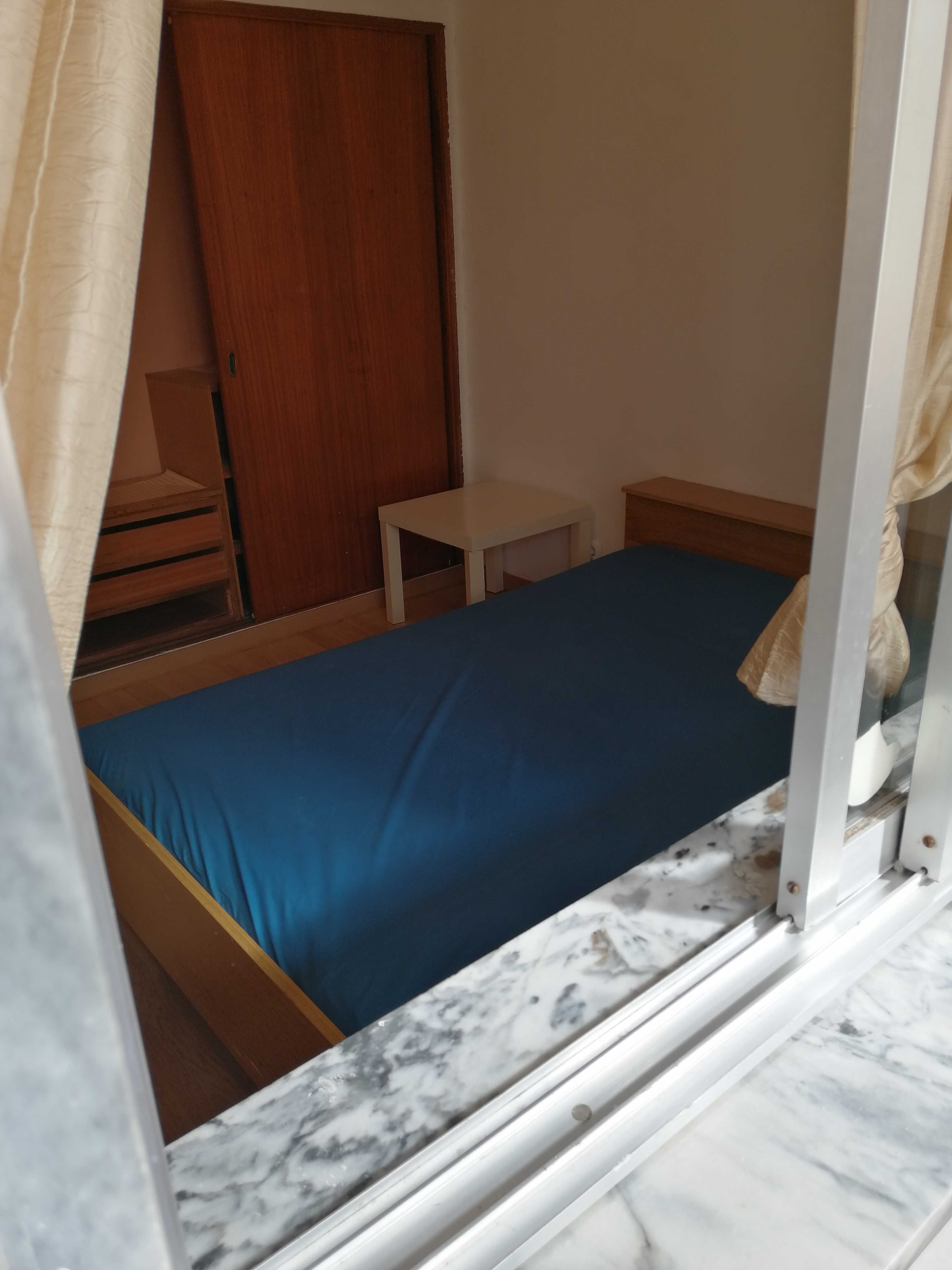 Quarto para alugar a docente ES Tavira