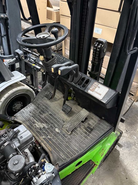 Вилковий навантажувач Clark CGC25 (2.5т), підйом 4.8м + Подовжені вила