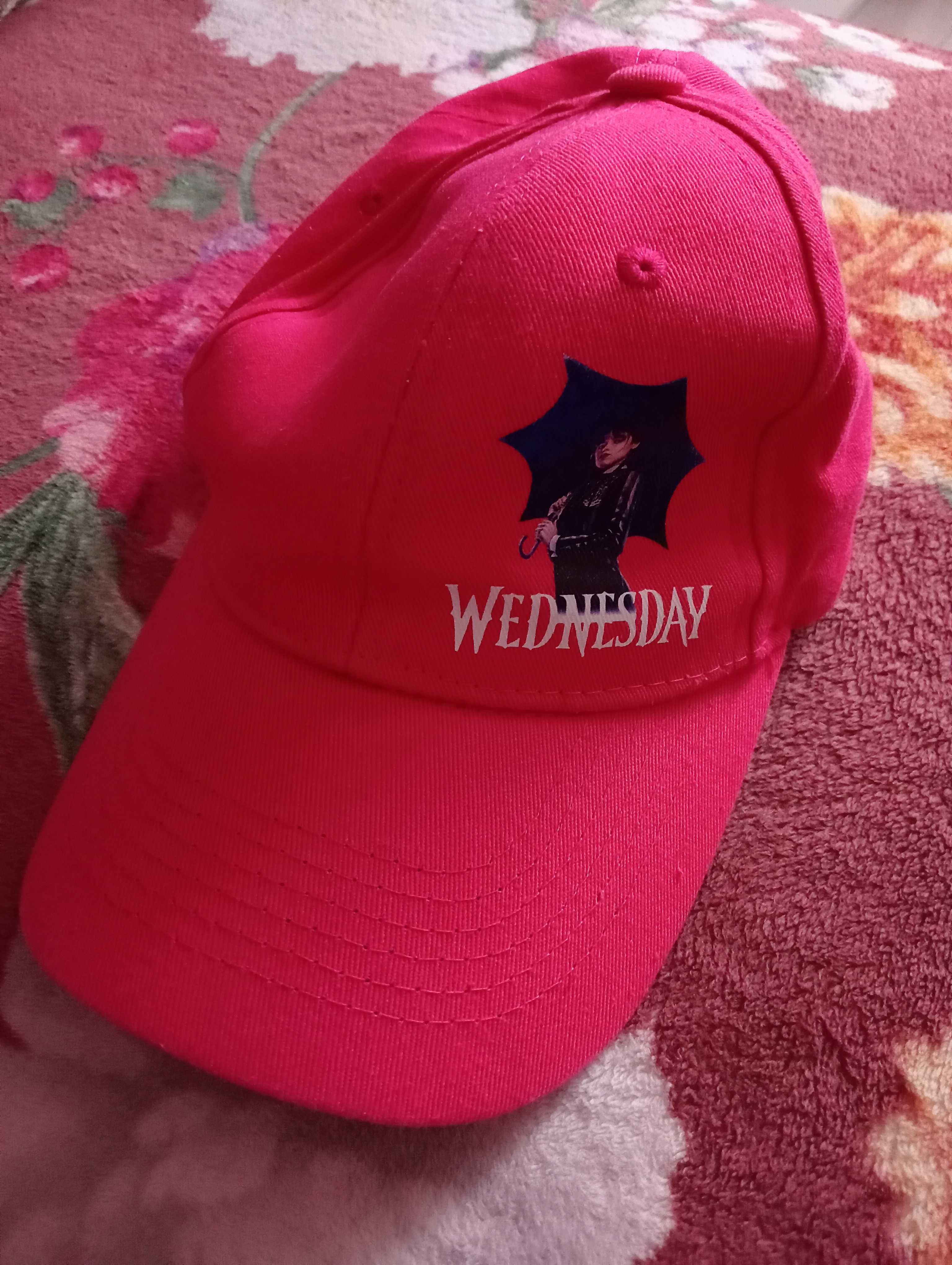 Czapka różowa Wednesday