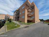 Apartamento T2 em Canelas com Varanda e Garagem - Oportunidade Única!