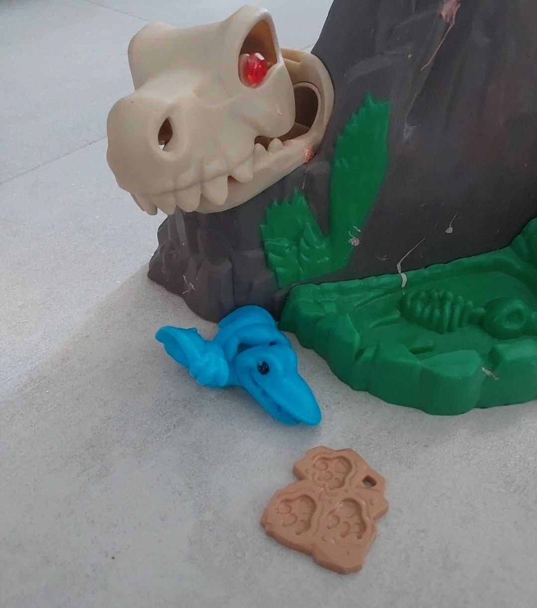 Wyspa dinozaurów z wulkanem Play-Doh