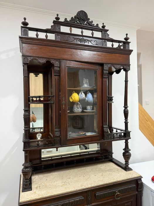 Louçeiro com tampo em mármore