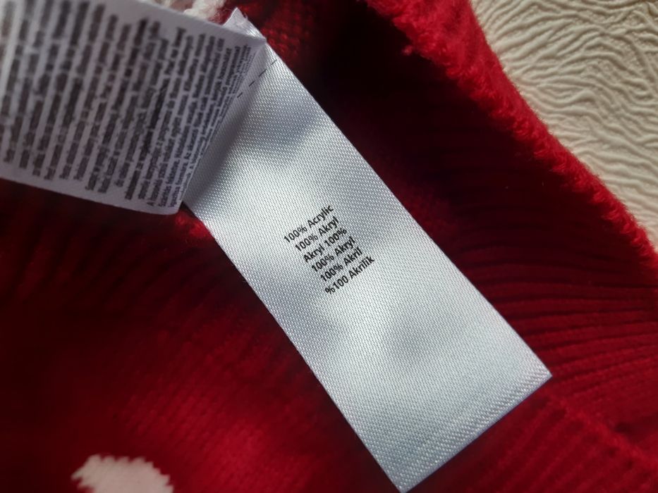 Светр  новорічний  для дівчинки  5-6 F&F