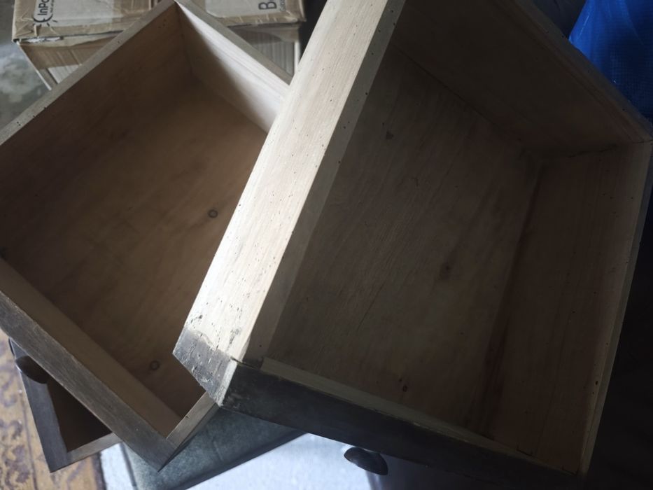 Toaletka, kosmetyczna trzy lustrowa z taboretem