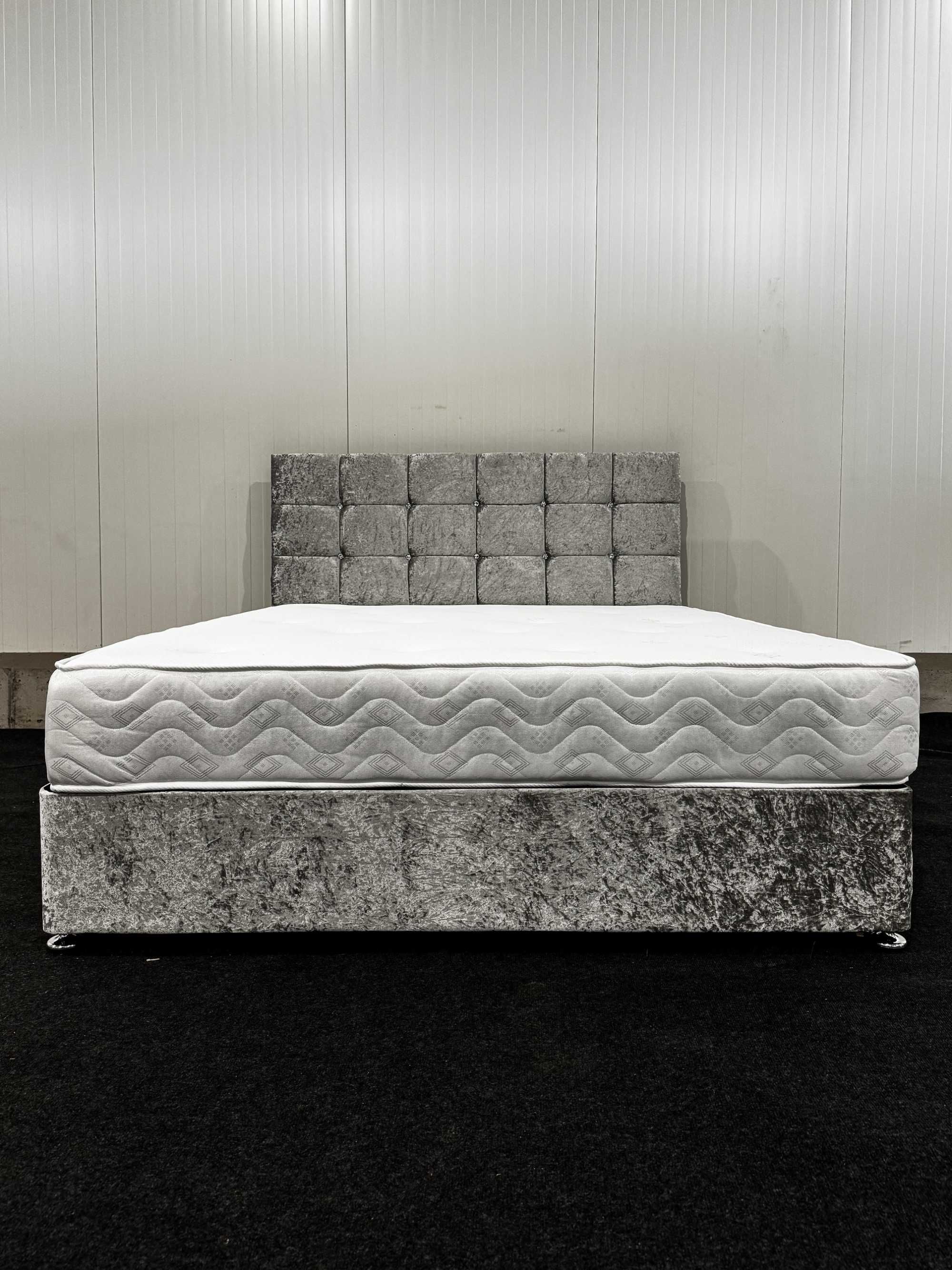 Łóżko w zestawie z materacem. Wymiary 160cmx200cm