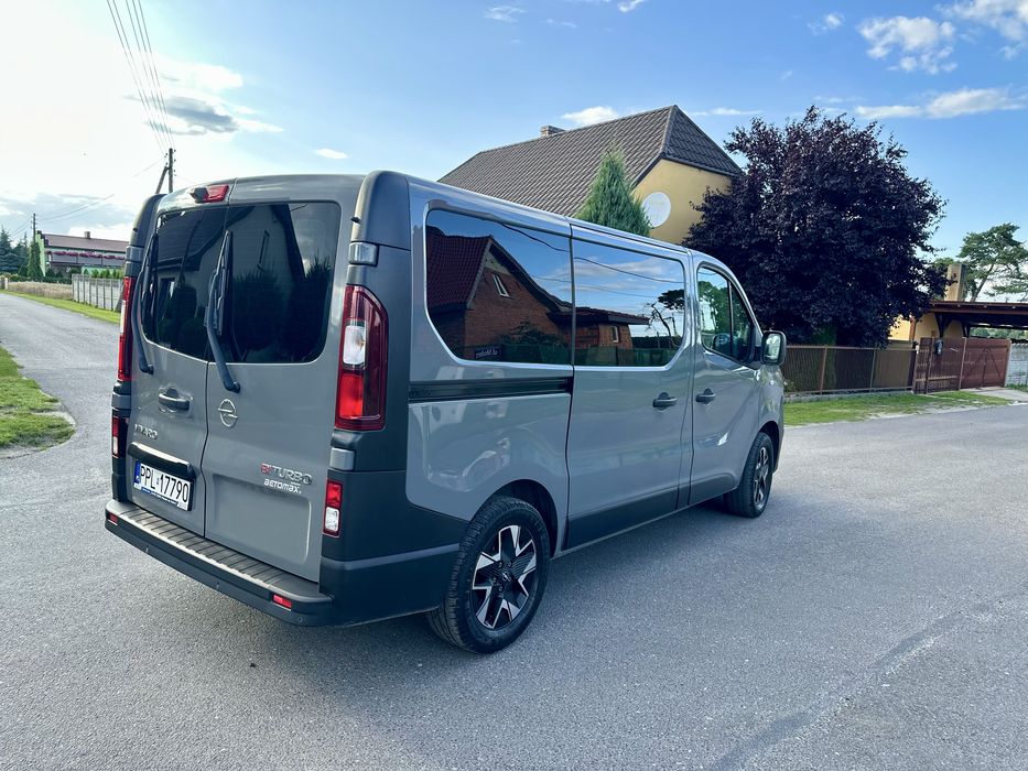Opel Vivaro 8 osób Bezwypadkowy
