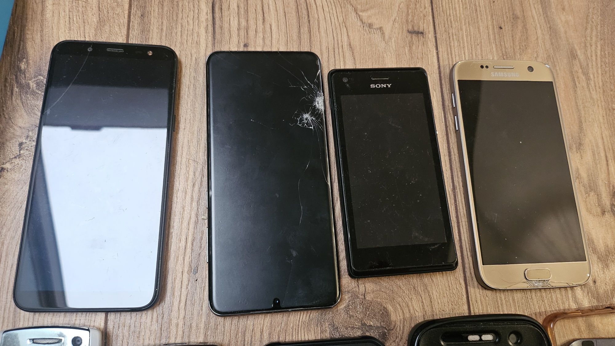 Telefon komórkowy Samsung S20  i inne