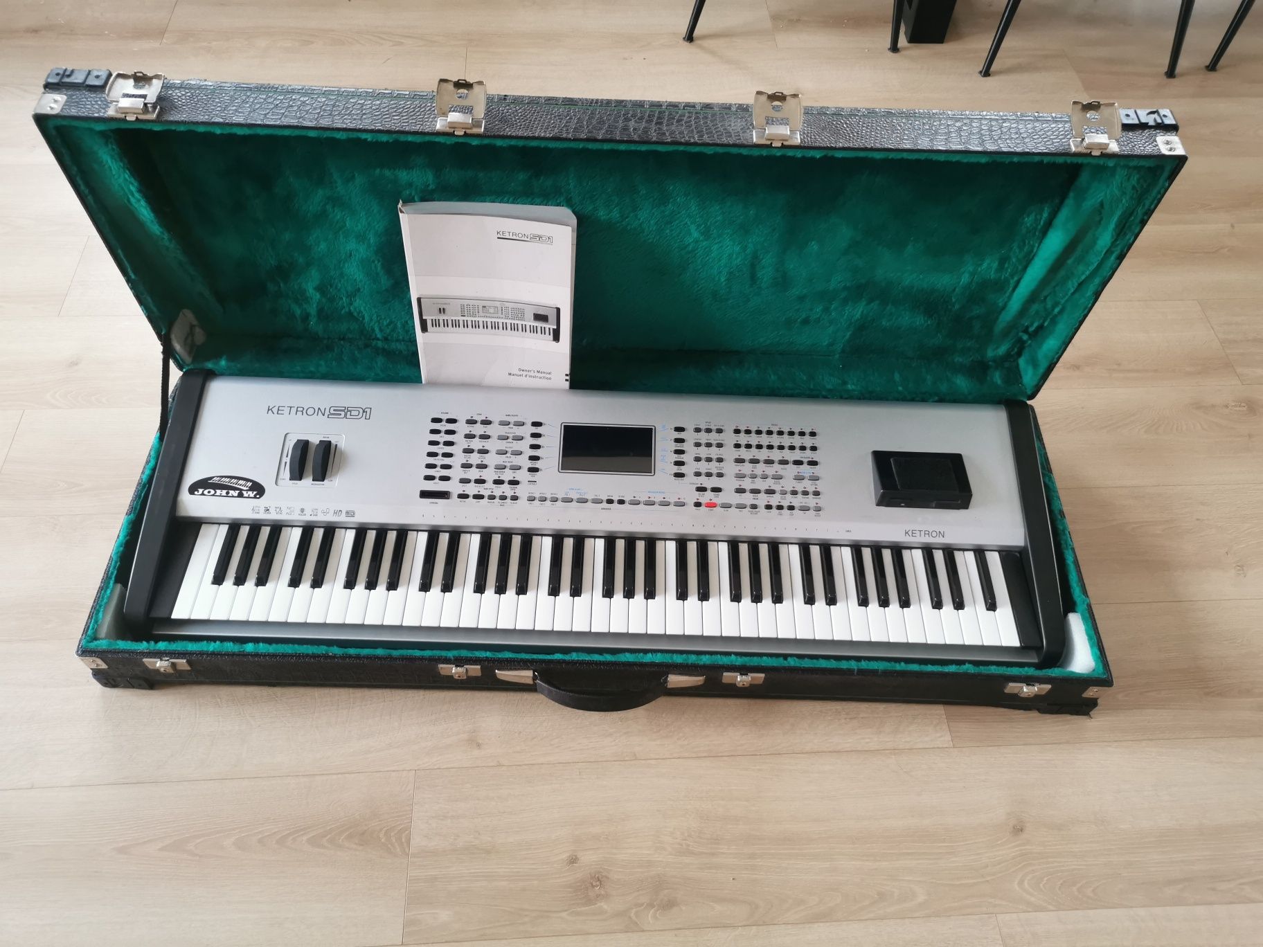 Ketron sd1. Plus  Korg Roland