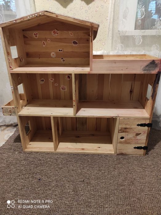 Будиночок для ляльок дерев'яний