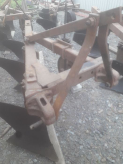 Продати плуг плн