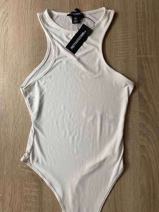 Боді білий pretty little thing