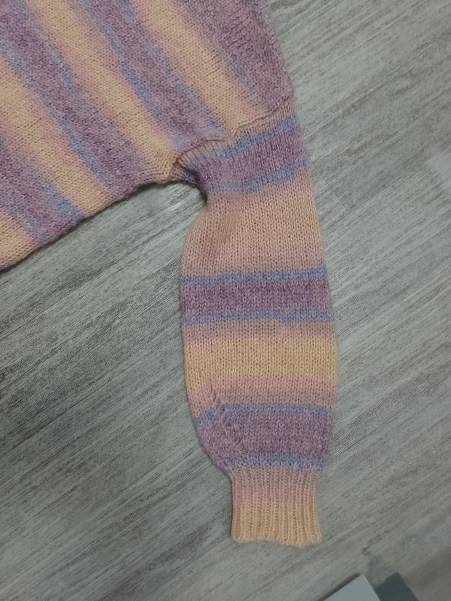 Sprzedam damski sweter rozmiar M