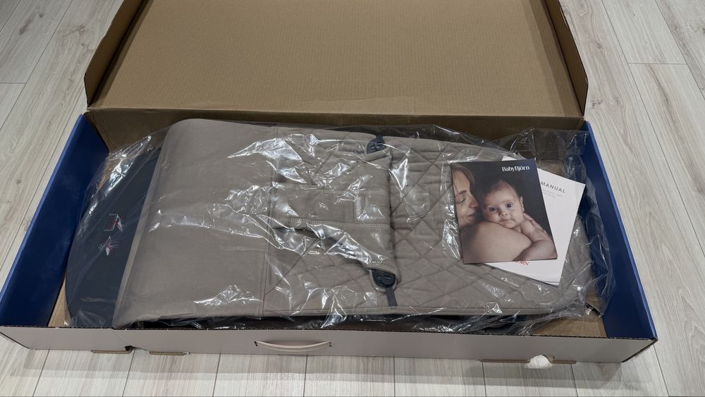 Шезлонг BabyBjorn Bliss Sand Grey