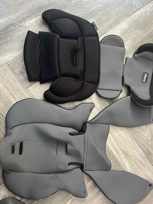 Автокрісло Chicco Fit4