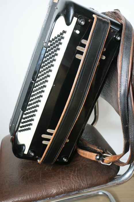 Akordeon włoski Calvi Parma 120bas, 4chóry +musette