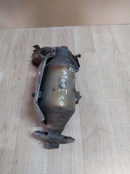 Toyota Aygo I katalizator Kolektor wydechowy Yaris II