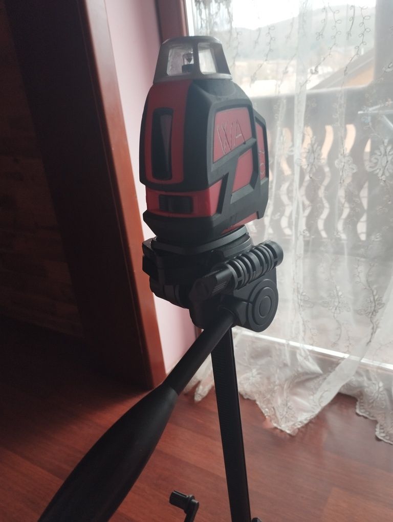 Нівелір Einhell  TC -kll 10/170 та ТЕ-LL 360