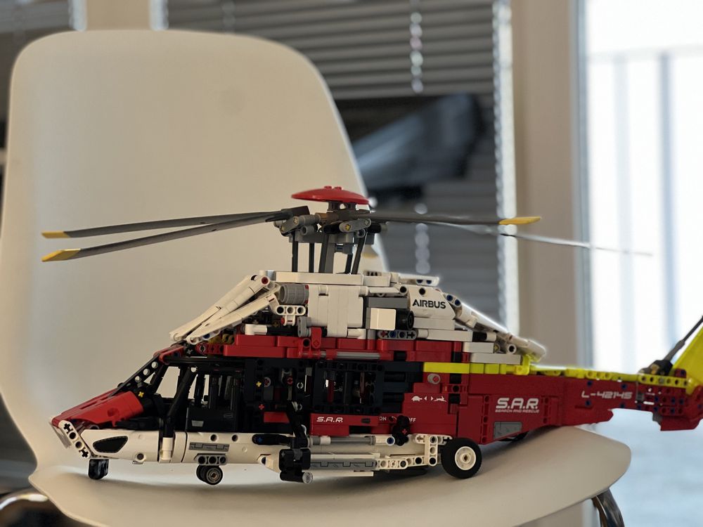 Lego Technic Гелікоптер 42145