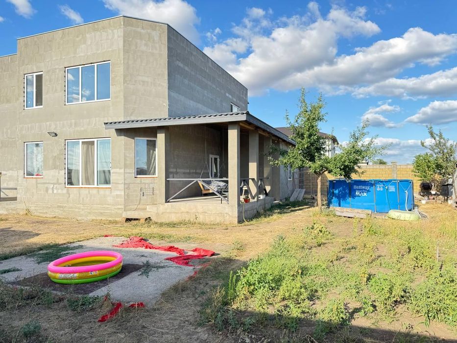 Продаю будинок біля ТРЦ Рівєра(210-023)