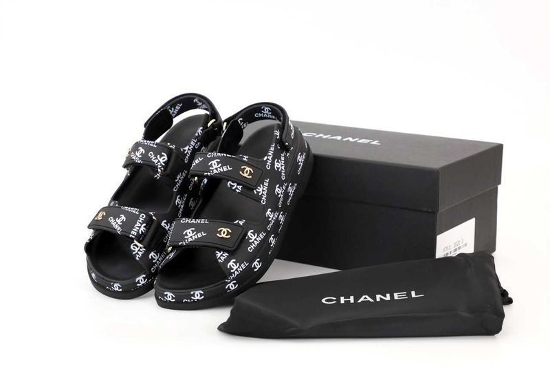 Женские сандалии Chanel Dad Sandals жіночі сандалі шанель босоножки