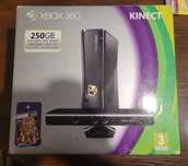 Xbox360 320gb model1439 stan bardzo dobry fajny zestaw box