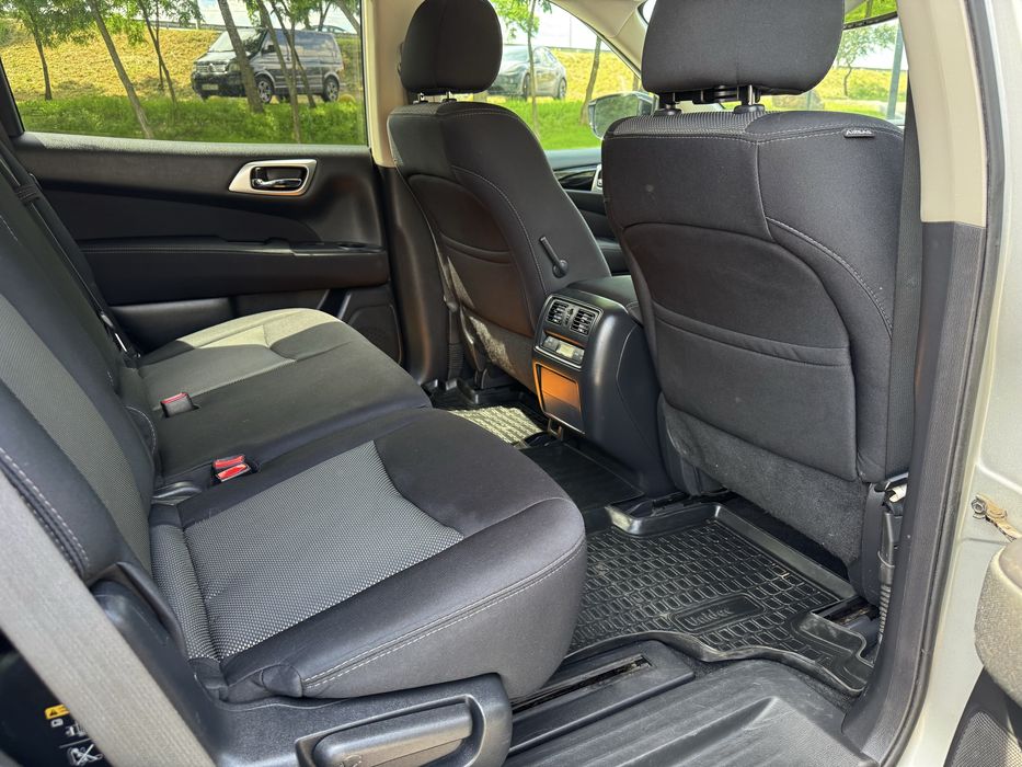 Nissan Pathfinder 2017 року на 4х4