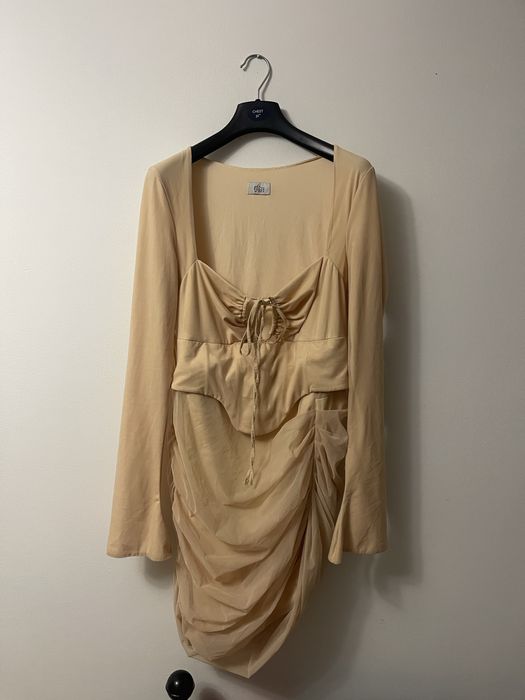 Бежева корсетна сукня Oh Polly з драпіруванням розмір M-L