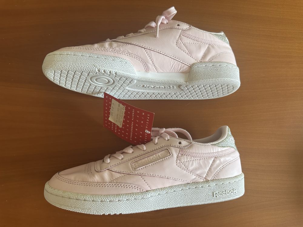 Sapatilhas REEBOK tamanho 39 em pele cor-de-rosa clara